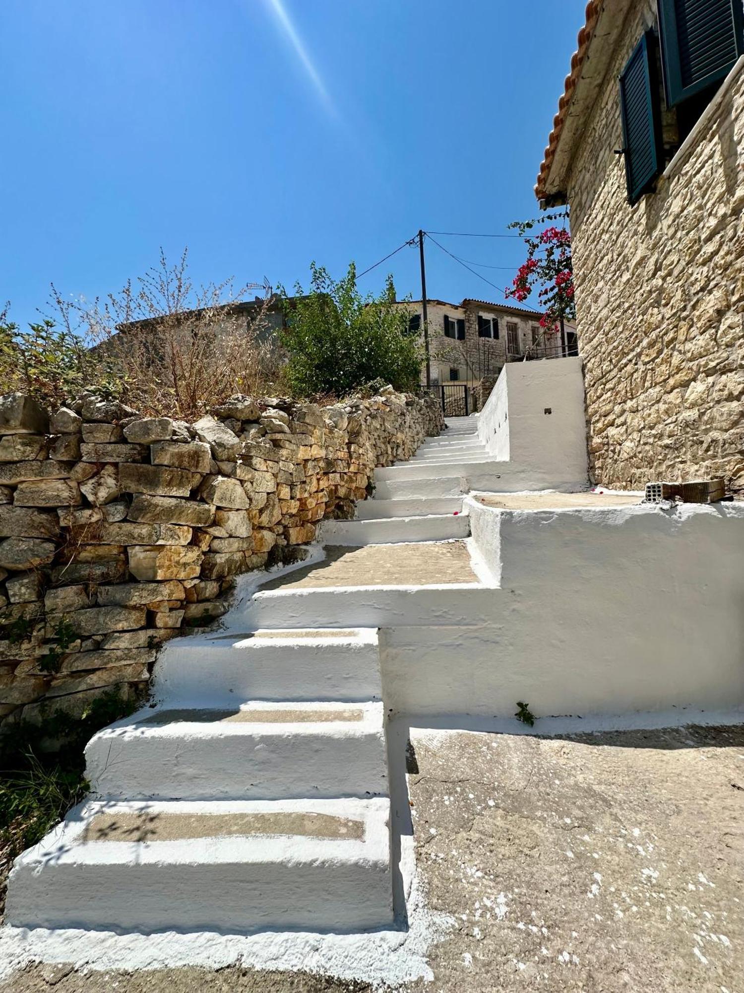 Chrysavgi Stone House * Katomerion